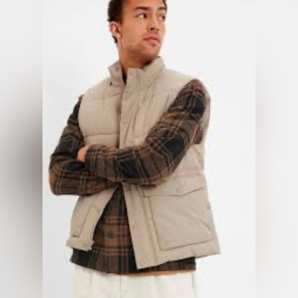 GAP Mens puffer vest jacket Beige size M Water repellent J crew